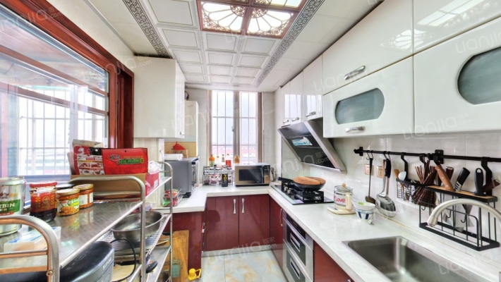 中央公馆 4室2厅 南 北-厨房