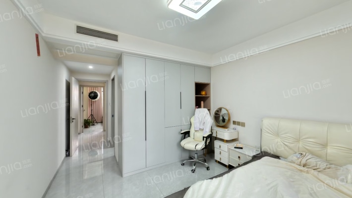 印象城大社区，南北通透三居室，有房本大产权-卧室A