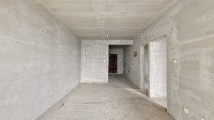 出售华阳主路朝南正规一居室户型方正采光充足-客厅