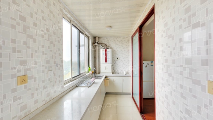 尊邸，南北通透格局，三阳开泰，精装修，拎包入住-厨房