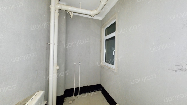 高铁旁华融现代城电梯洋房95平95万可议房本在手-卫生间