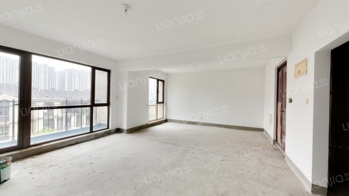 洋房满五 南北通透 视野好 采光好-客厅