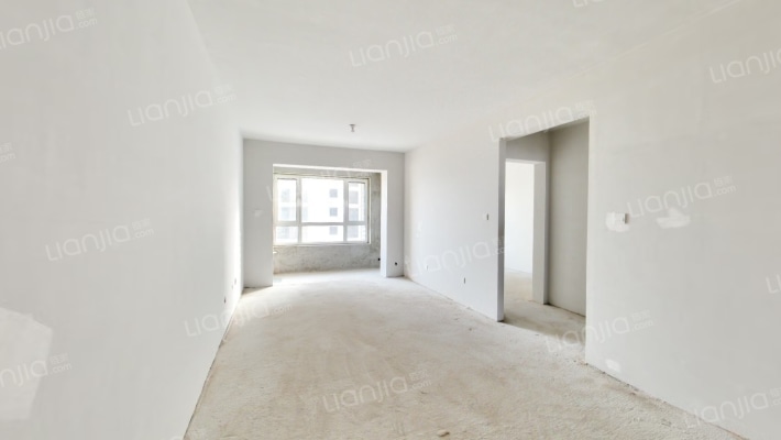 小区内有幼儿园，环境绿化好，一梯三户，可更名-客厅