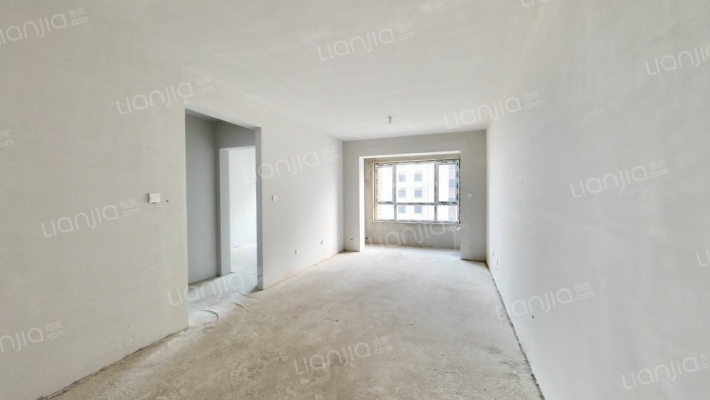 小区内有幼儿园，环境绿化好，一梯三户，可更名-客厅