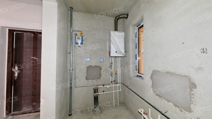 小区内有幼儿园，环境绿化好，一梯三户，可更名-厨房