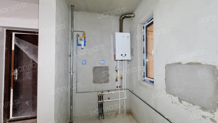 小区内有幼儿园，环境绿化好，一梯三户，可更名-厨房