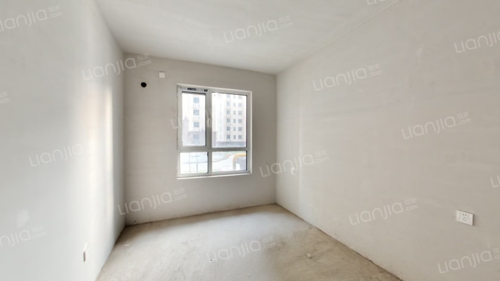 小区内有幼儿园，环境绿化好，一梯三户，可更名-卧室A