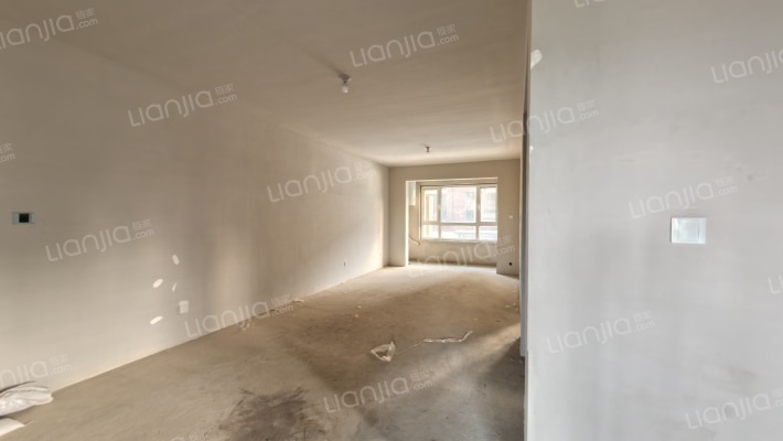 小区内有幼儿园，环境绿化好，一梯三户，可更名-客厅