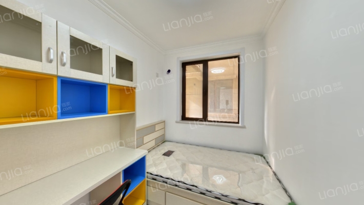 满五年唯一，精装修，拎包入住，全南小三居-卧室C