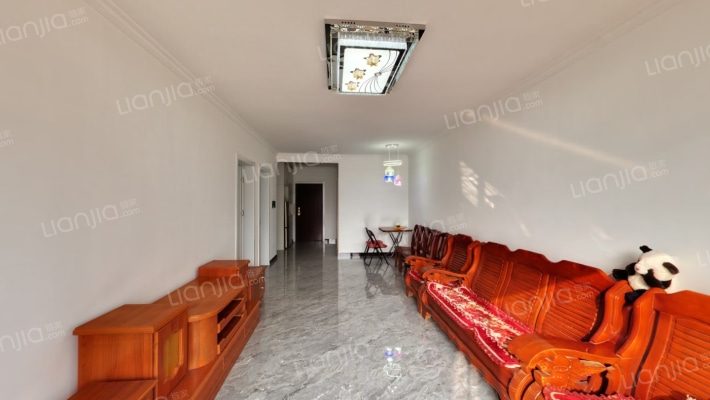 满五年唯一，精装修，拎包入住，全南小三居-客厅