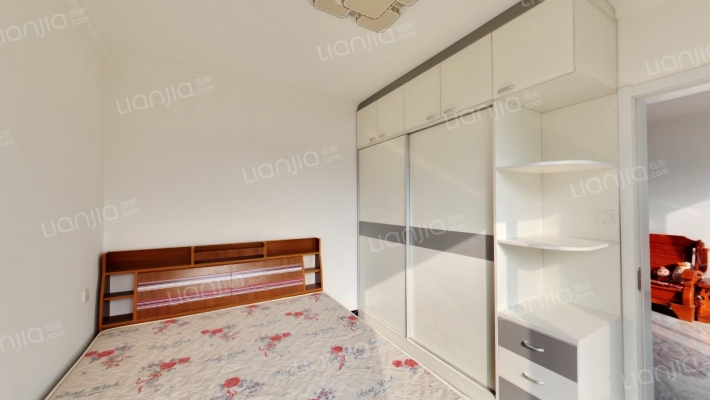 满五年唯一，精装修，拎包入住，全南小三居-卧室A