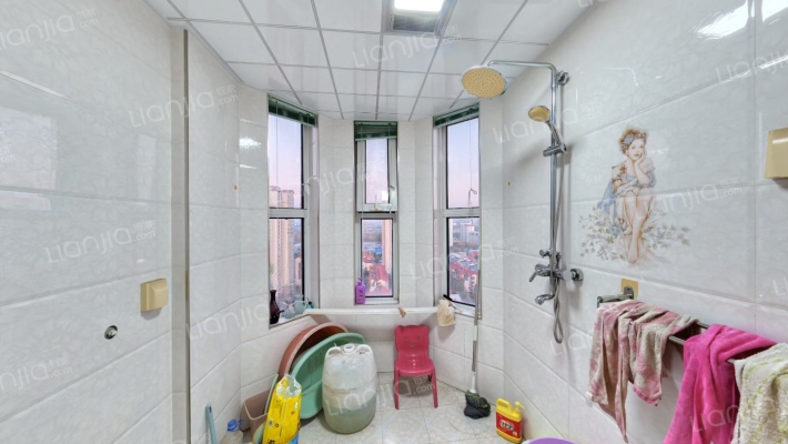 南北通透三居，中高楼层，采光无遮挡-卫生间