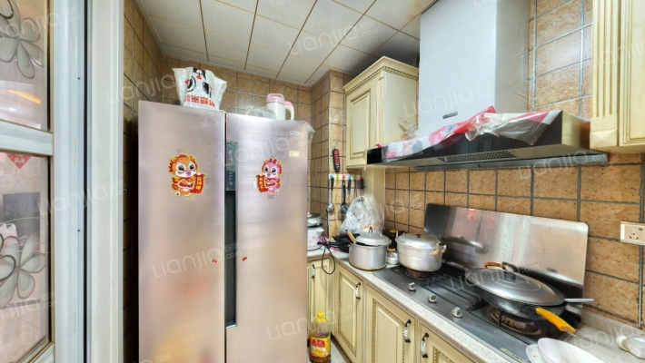 南北通透三居，中高楼层，采光无遮挡-厨房