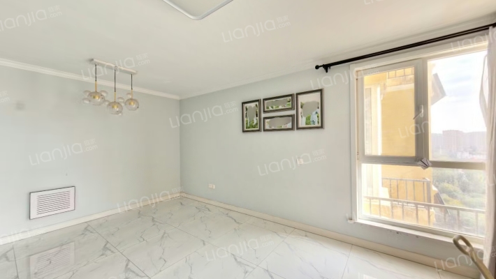 朝阳两居 楼层好 房本满五唯一，采光好 可看房-客厅