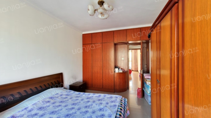 南北通透大三局，采光无遮挡，视野开阔-卧室B