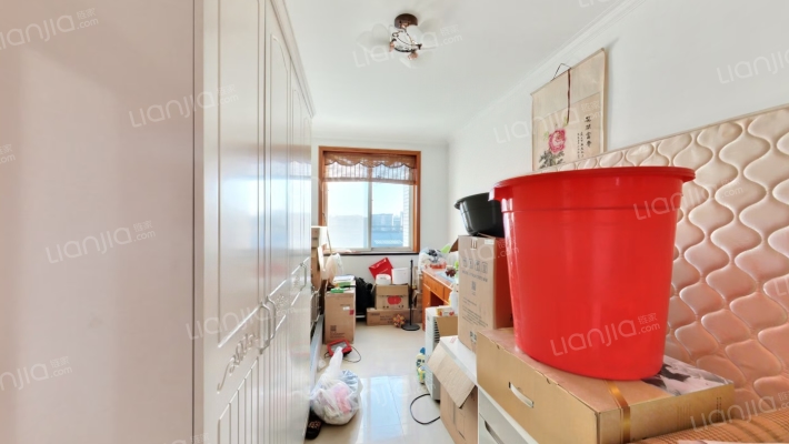 南北通透大三局，采光无遮挡，视野开阔-卧室A