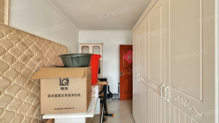 南北通透大三局，采光无遮挡，视野开阔-卧室A