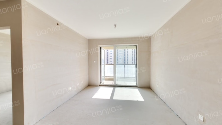 西丁双塔两居室，双阳台，中间层-客厅