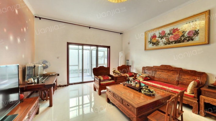 精装联排别墅，房本满五税费低，无遮挡采光好-客厅