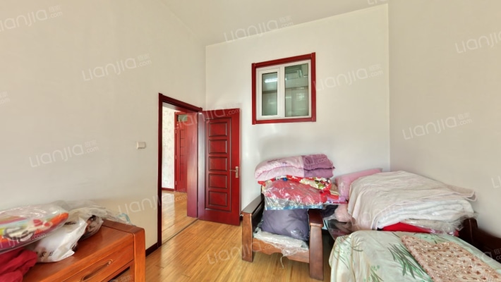 精装联排别墅，房本满五税费低，无遮挡采光好-卧室D