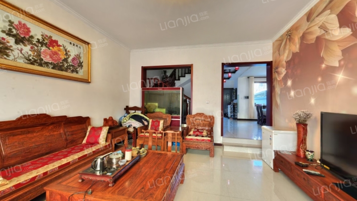 精装联排别墅，房本满五税费低，无遮挡采光好-客厅