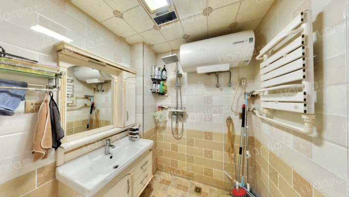 开发区范阳路南侧中间层三居适合三口之家-卫生间