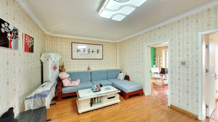 开发区范阳路南侧中间层三居适合三口之家-客厅