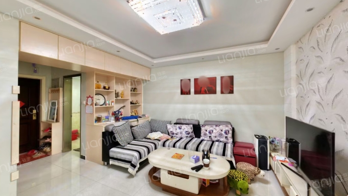 简单装修，户型方正，房本满五不唯一，配套齐全。-客厅