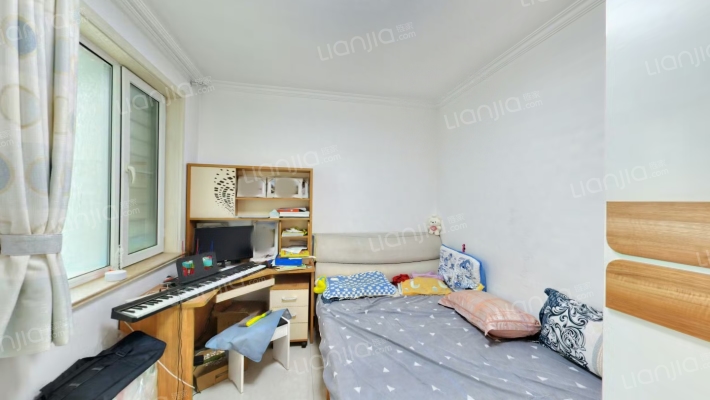 简单装修，户型方正，房本满五不唯一，配套齐全。-卧室A