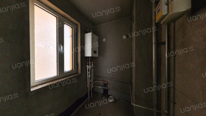 房本满五，全阳两居，小区环境优良-厨房