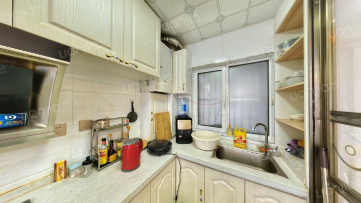 上下两层，动静分区，自住精装，房本满二-厨房