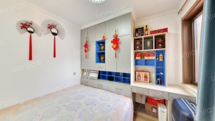 涿州东站 鸿坤理想湾，全阳大两居，自住精装修。-卧室B