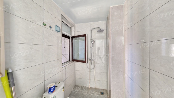 一站西三环，一梯两户南北通透小洋房，精装拎包入住-卫生间