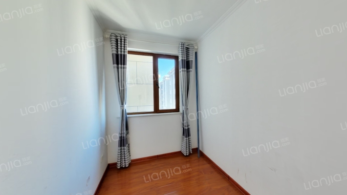 高铁新干线 3室1厅 南-卧室C