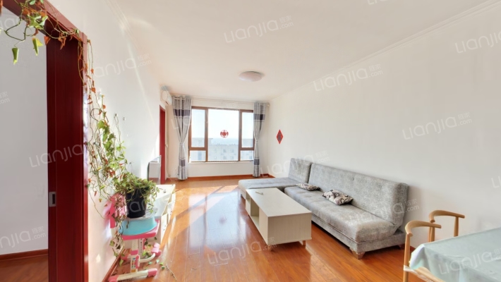 高铁新干线 3室1厅 南-客厅