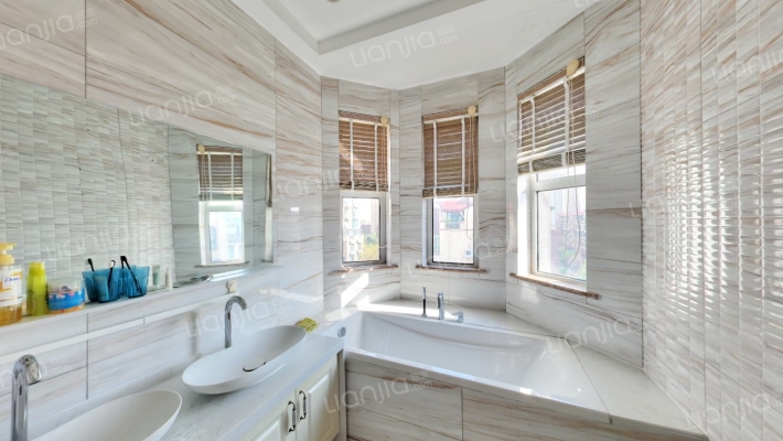 香邑溪谷洋房上跃，精装修 全部品牌 带露台-卫生间C