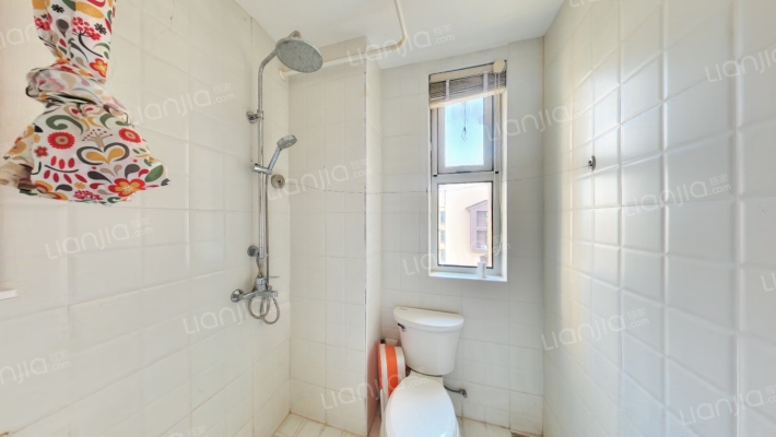 香邑溪谷洋房上跃，精装修 全部品牌 带露台-卫生间A