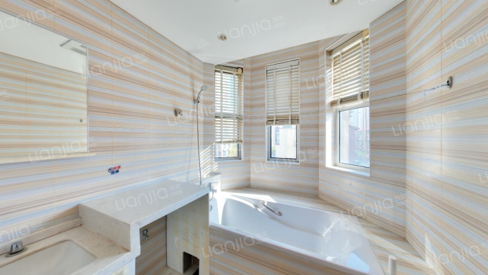 香邑溪谷洋房上跃，精装修 全部品牌 带露台-卫生间B