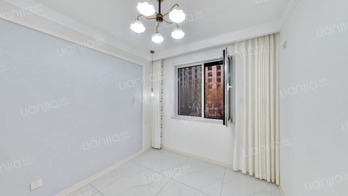 交通方便，配套齐全，采光好，无遮挡-卧室A