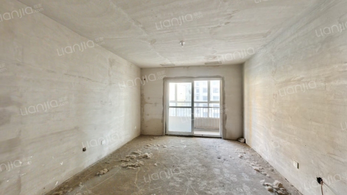 南北大两居，视野好，采光好，可自主装修-客厅