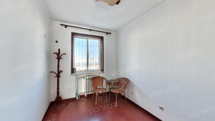 中间楼层 南北通透三局 精装满五-卧室C