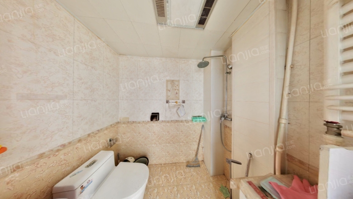 中间楼层 南北通透三局 精装满五-卫生间