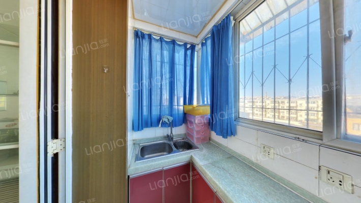 中间楼层 南北通透三局 精装满五-厨房