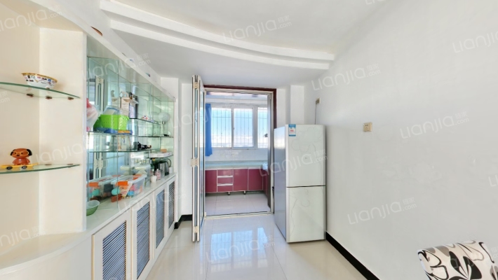 中间楼层 南北通透三局 精装满五-餐厅