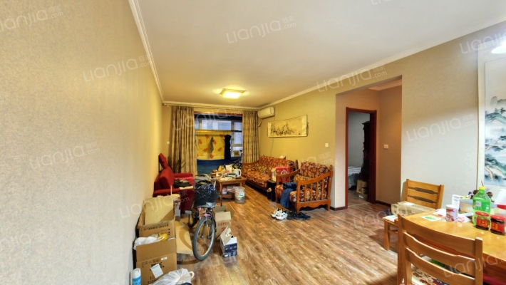 此房为南北两居，格局好，楼层无遮挡，视野开阔-客厅