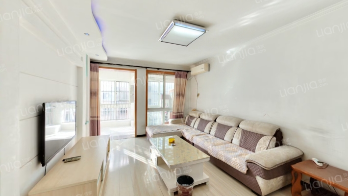 仙颐园，满五年，南北通透两居室，房本在手随时过户-客厅