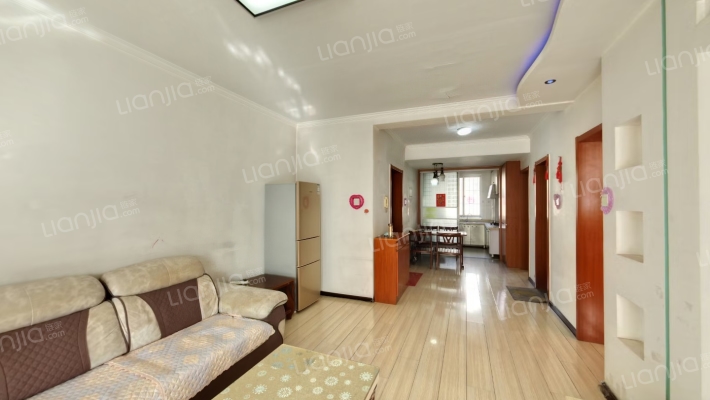 仙颐园，满五年，南北通透两居室，房本在手随时过户-客厅