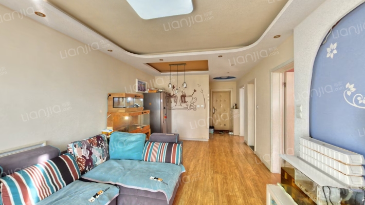 翡翠城精装两居 房本满 可拎包入住-客厅