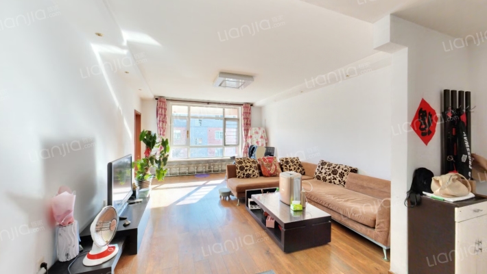 广安B区   复试楼  南北通透-客厅A