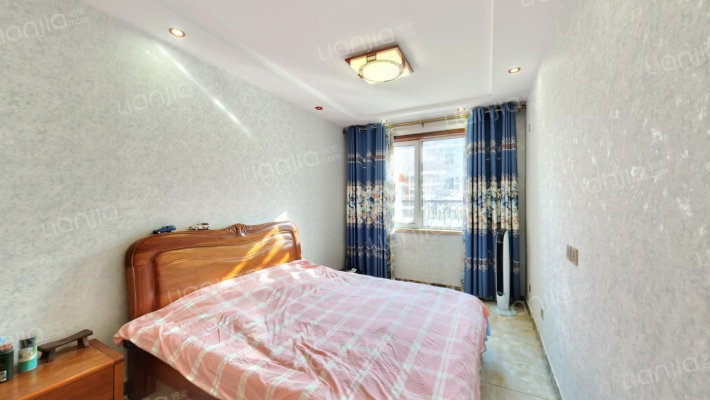 南北通透，户型方正，低楼层，花园小区，拎包入住-卧室C